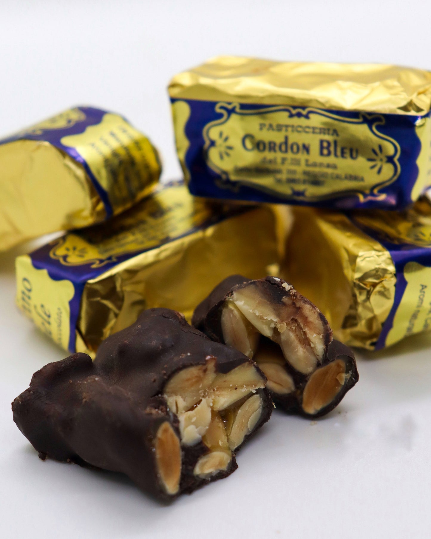 Torrone al miele ricoperto di cioccolato